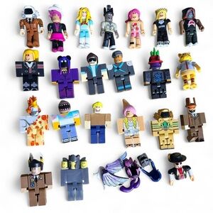 Roblox Figure Lot — 21+ Figures w/ Accessories (Loose Parts)